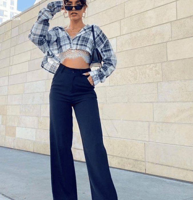 Cách phối áo sơ mi croptop với quần suông