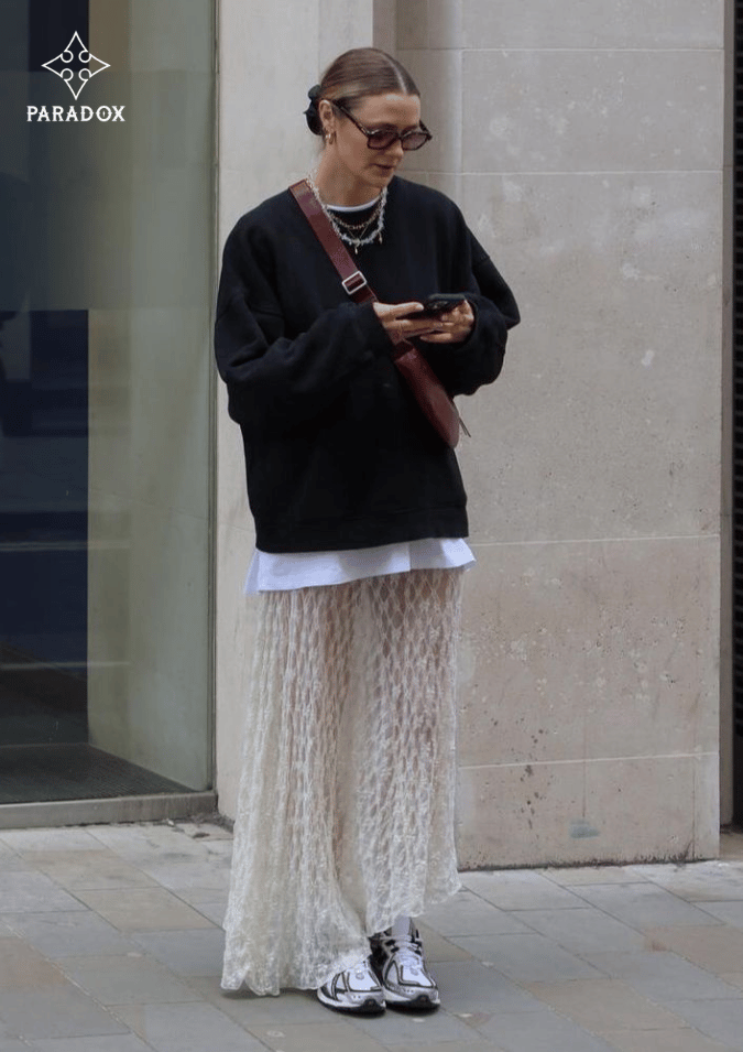 Cách mix đồ với chân váy ren dài - áo sweater