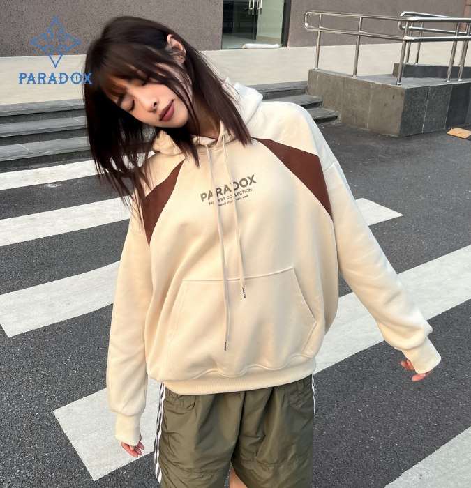 Áo hoodie với quần ống rộng cá tính