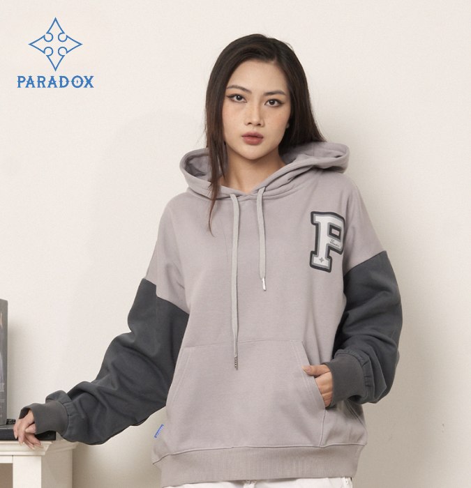 Phối áo hoodie với quần ống rộng túi hộp