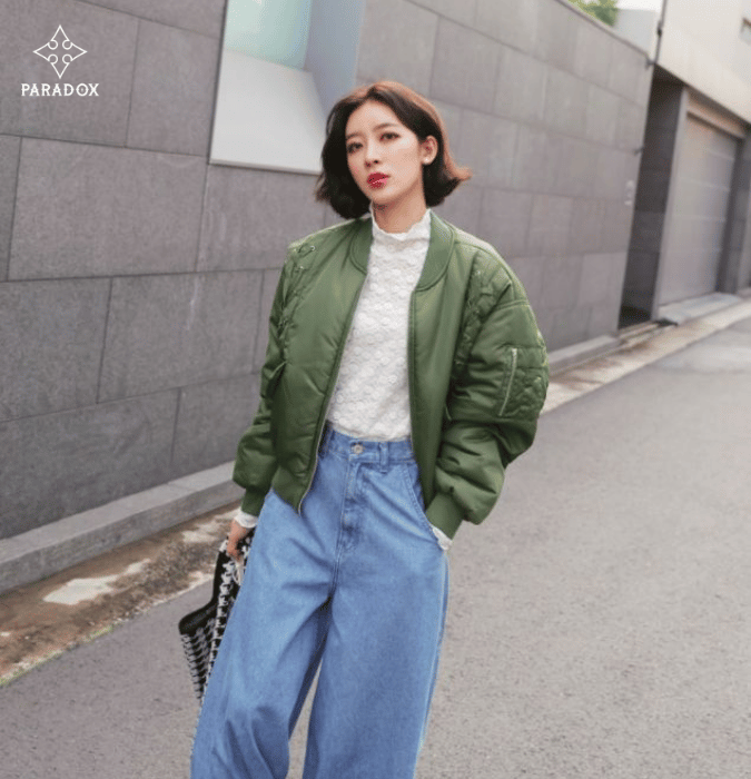 Phối đồ với áo khoác bomber cho nữ - quần ống rộng