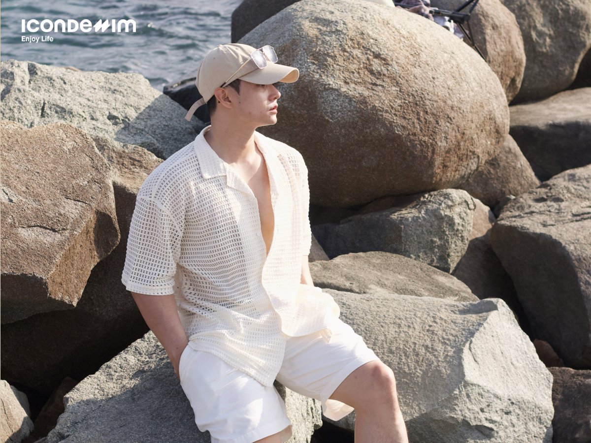 Áo sơ mi cách điệu mặc đi biển đẹp