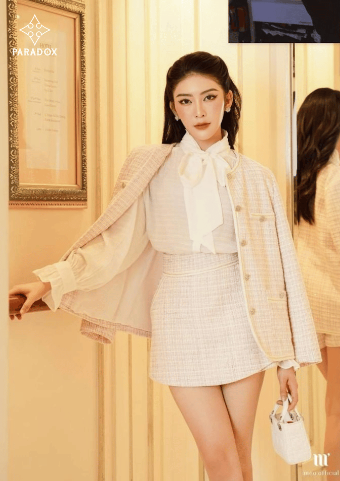 Chân váy dạ tweed phối với áo sơ mi