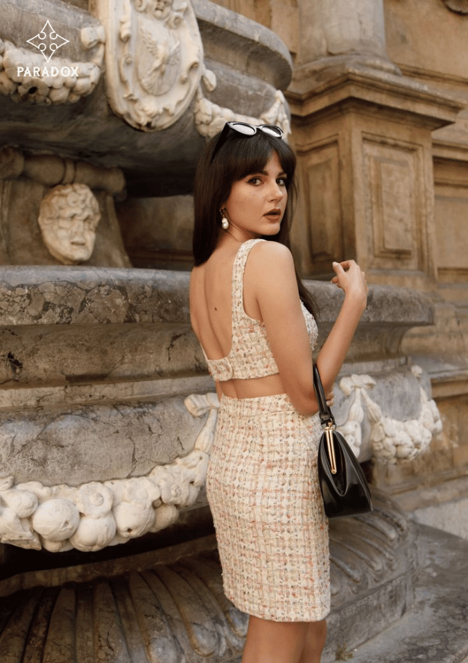 Chân váy dạ tweed phối với áo hai dây