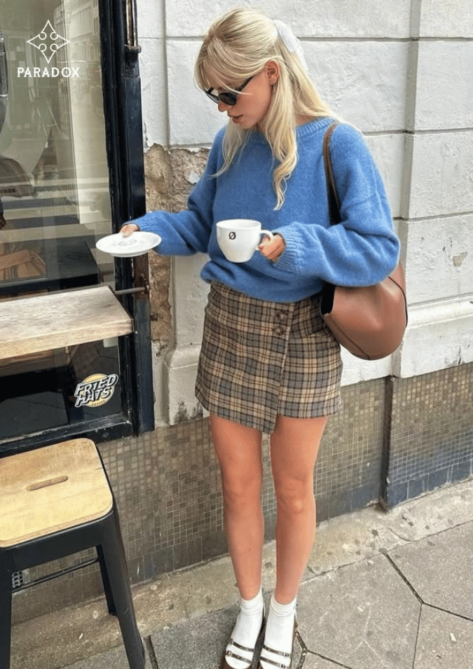 Chân váy dạ tweed phối với áo len