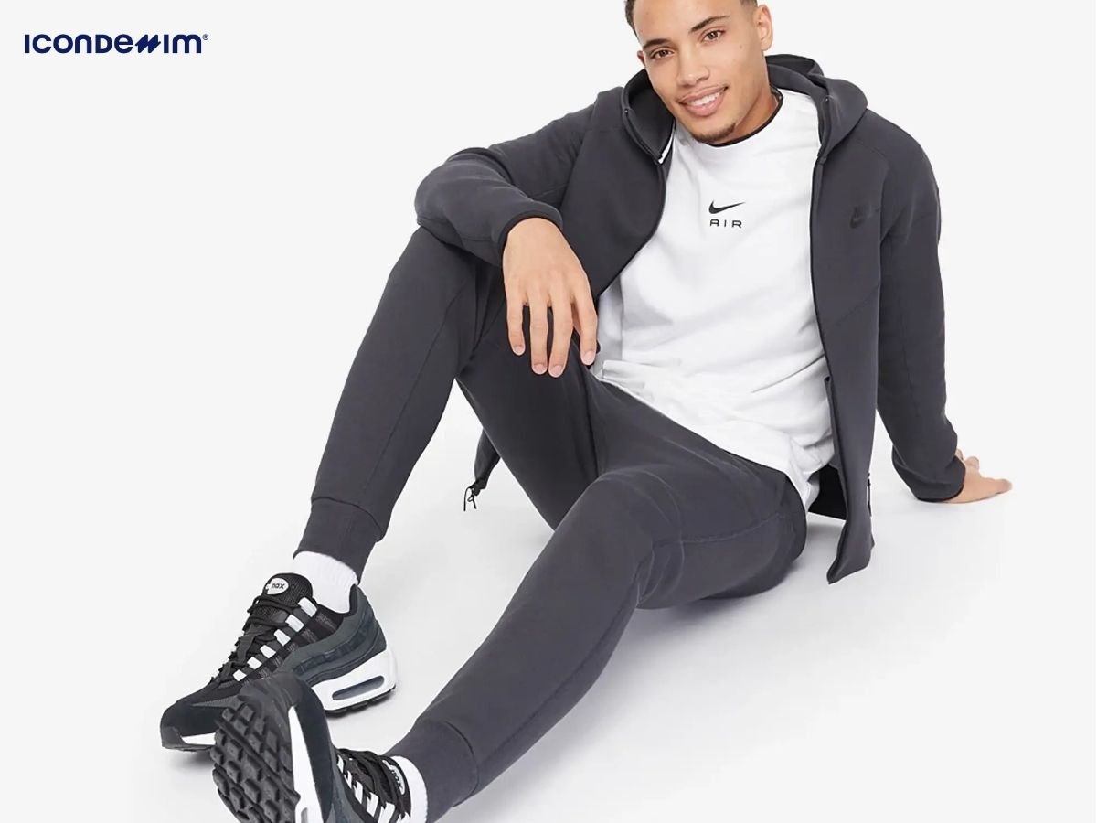 Màu ghi đậm xuất hiện phổ biến trong trang phục thể thao