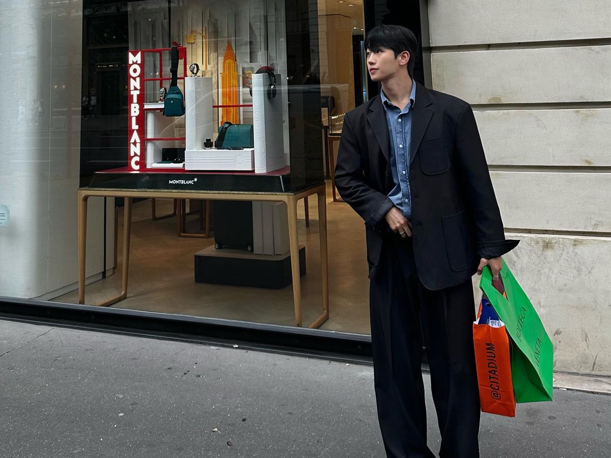 Kết hợp áo blazer với áo sơ mi