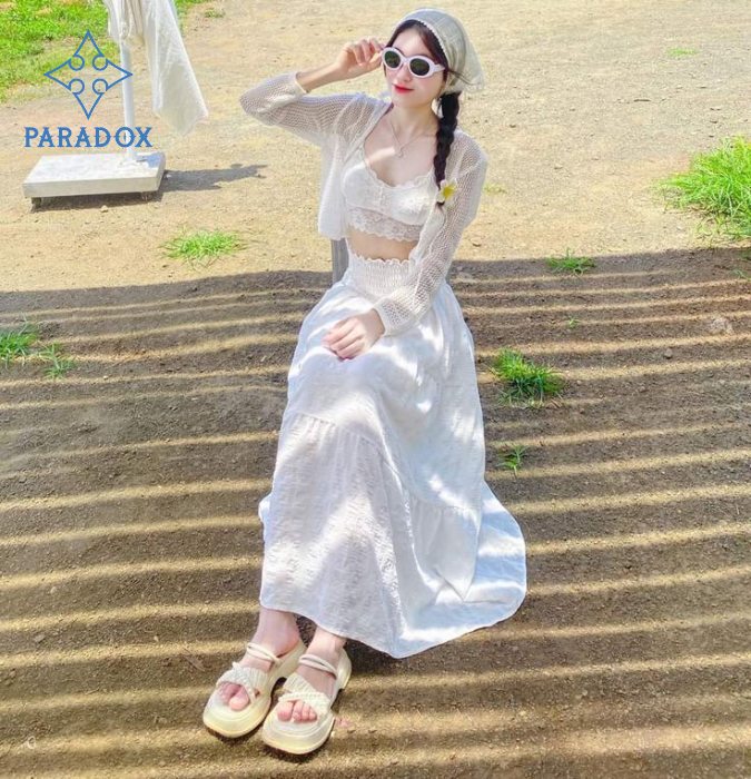 Phối đồ với chân váy voan dài đơn giản gọn gàng