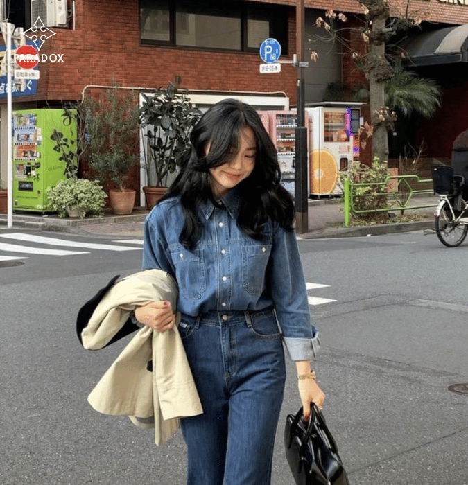 Quần jeans xanh phối với áo màu gì đẹp? - màu xanh ton sur ton khác sắc độ