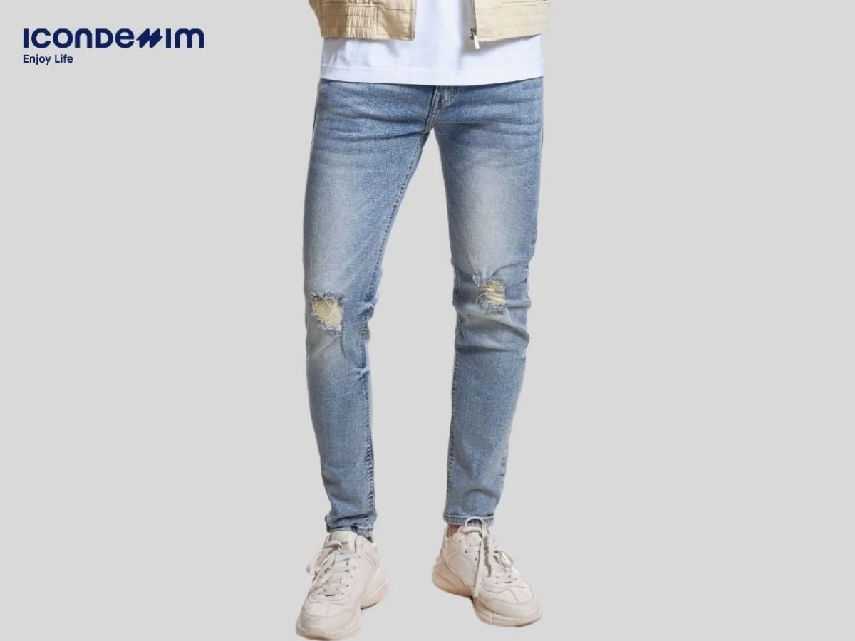 Quần skinny jeans xanh mang lại vẻ thanh lịch