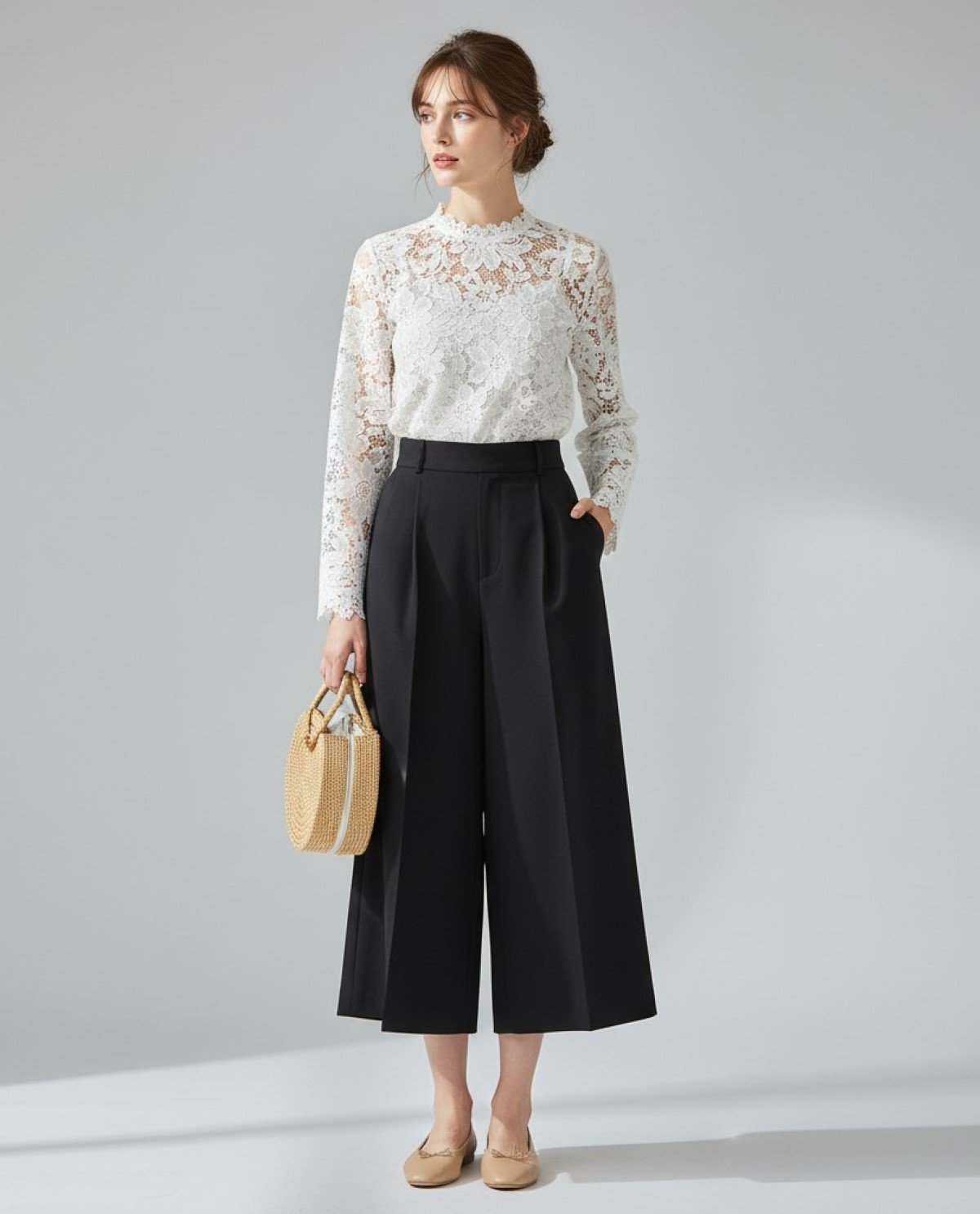 Phong cách retro nữ với quần culottes trẻ trung với blouse ren