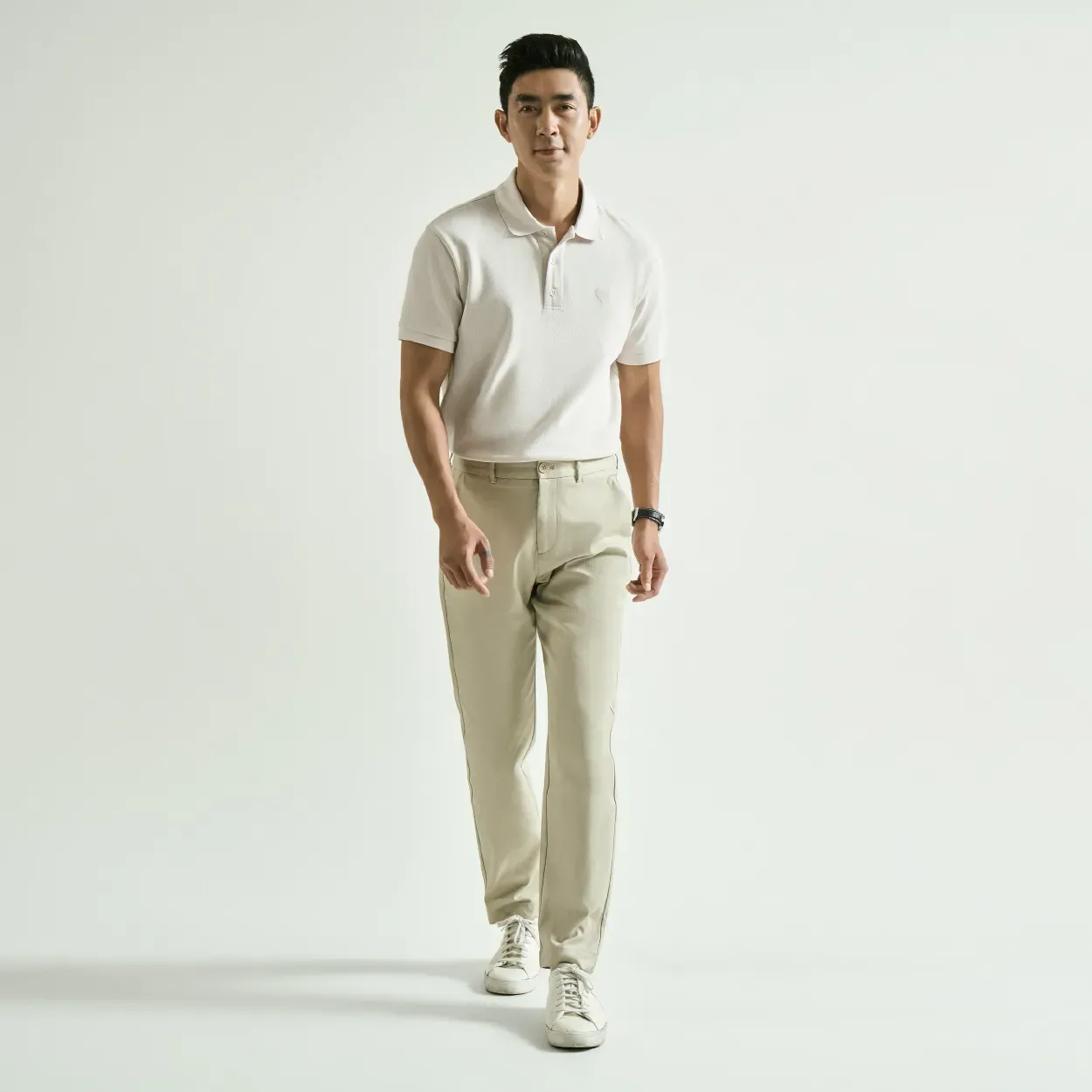 áp polo cùng quần kaki thanh lịch