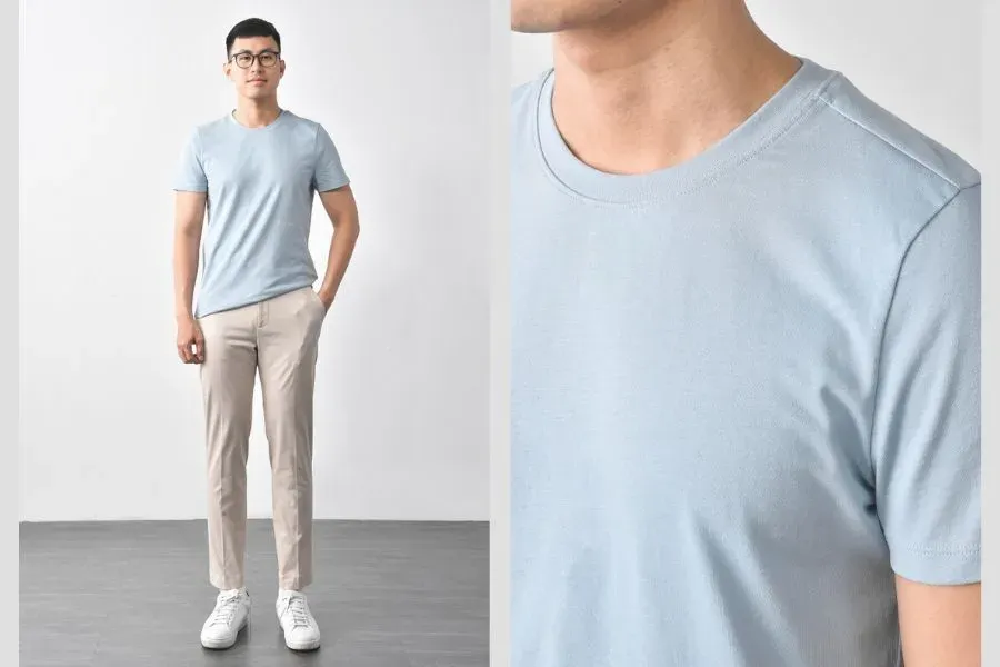 Áo thun năng động phối cùng quần kaki tạo vẻ ngoài thanh lịch, sang trọng.