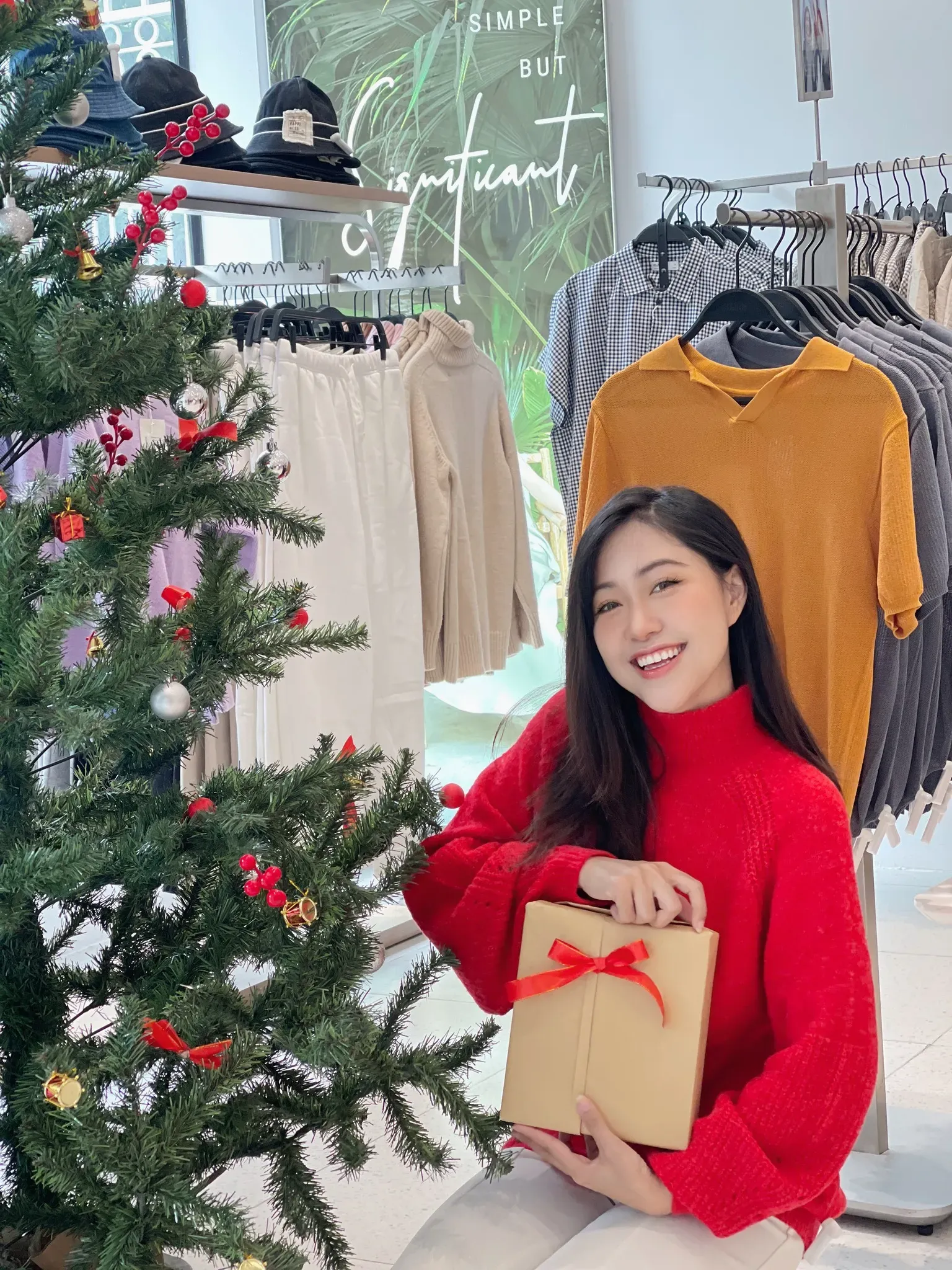 Chiếc áo len dệt kim với màu sắc Giáng Sinh cực xinh