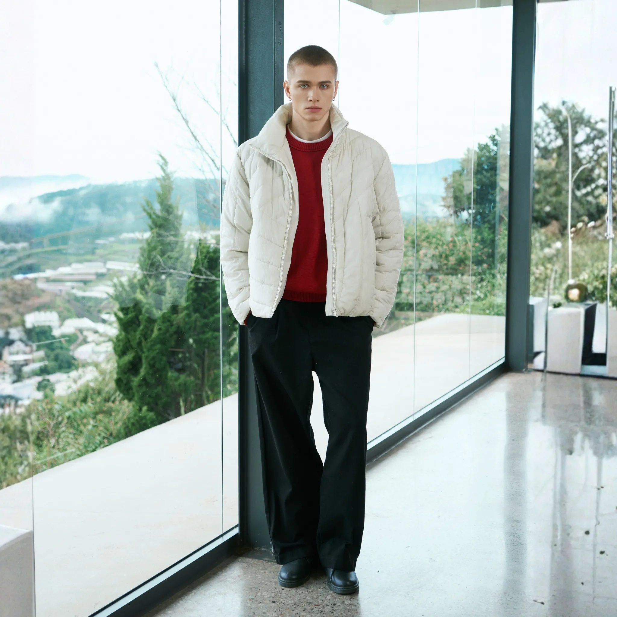 Cấu tạo áo phao chần bông với lớp ngoài chống nước và lớp nhồi bông bên trong