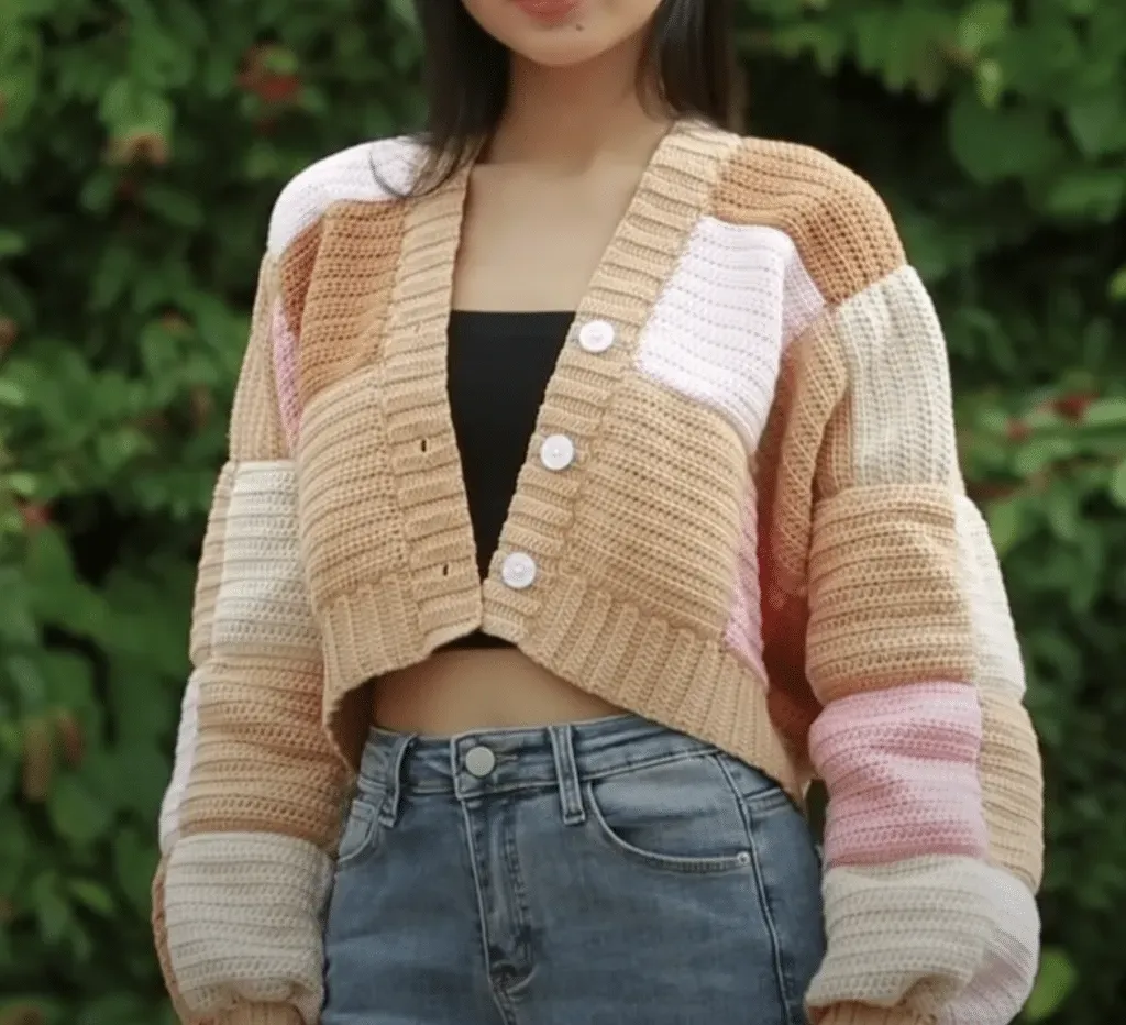 Bạn nên lưu ý mix màu hợp lý khi phối đồ với áo cardigan nữ Bạn nên lưu ý mix màu hợp lý khi phối đồ với áo cardigan nữ