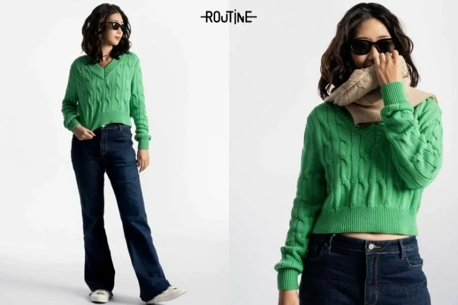 Áo len nữ cổ V kết hợp quần jean cá tính