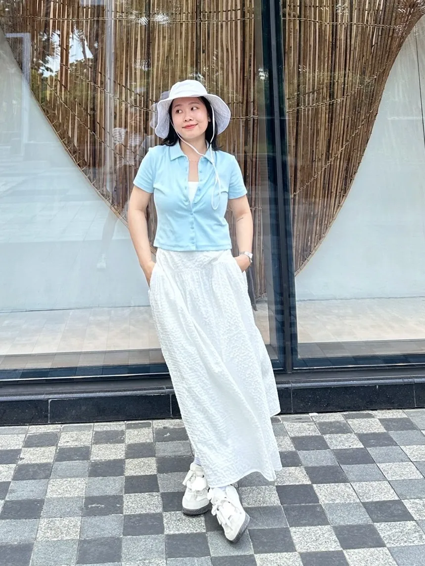 Cách phối áo ống bên trong và áo sơ mi bên ngoài đơn giản