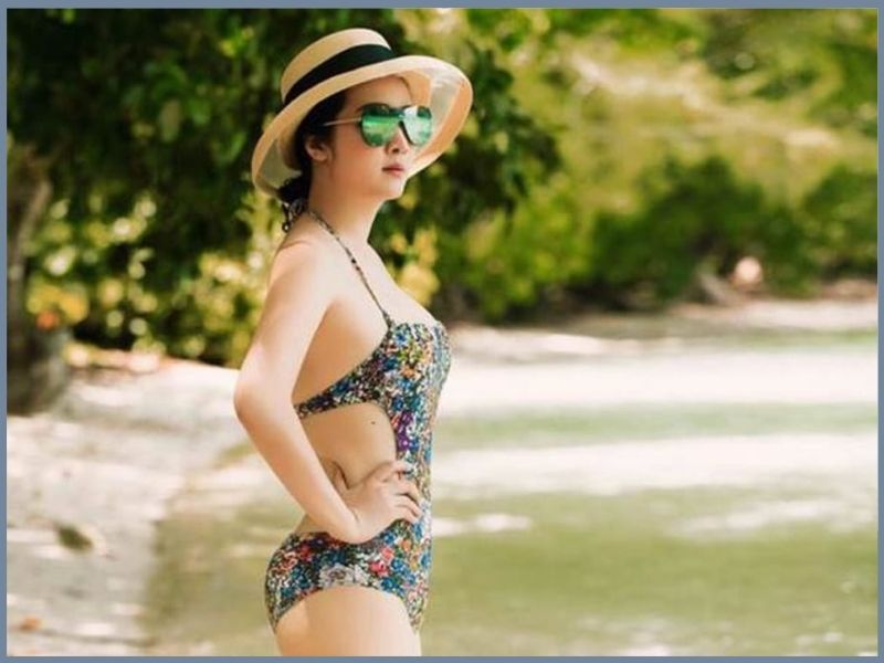 cách phối đồ đi biển cho nữ trung niên