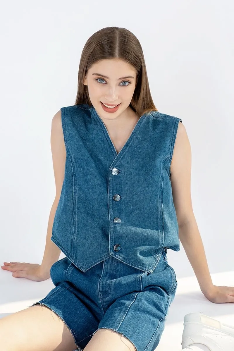 Áo gile denim mang đến phong cách cá tính, trẻ trung