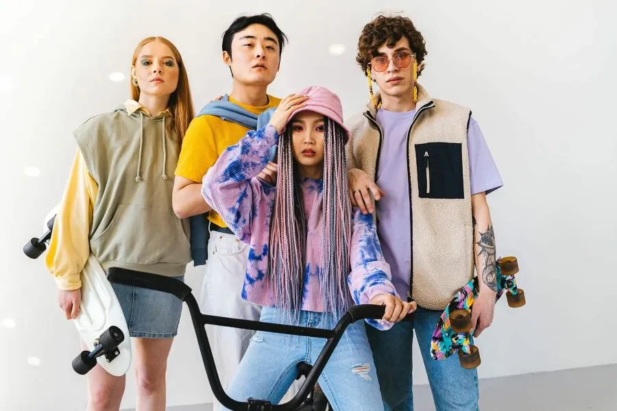 Gen z trẻ trung năng động đã tạo nên làn gió mới cho ngành thời trang