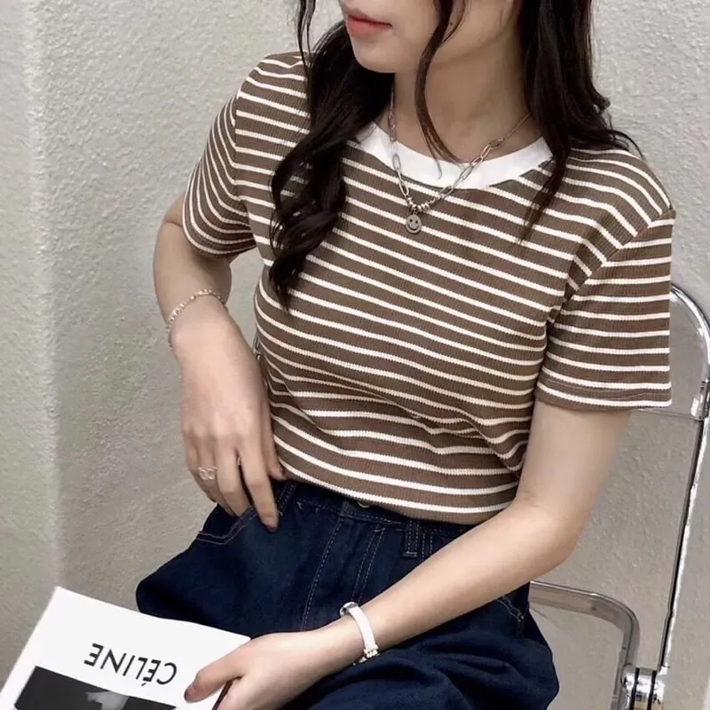 Áo thun nữ slim fit đem đến sự thoải mái, trẻ trung cho người mặc mà không bị ôm sát vào cơ thể