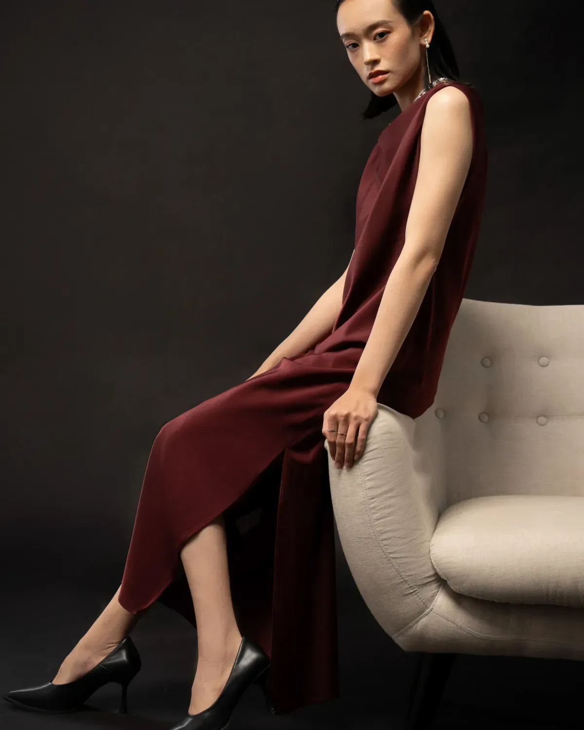 Đầm dáng suông là lựa chọn che khuyết điểm hiệu quả cho người gầy.