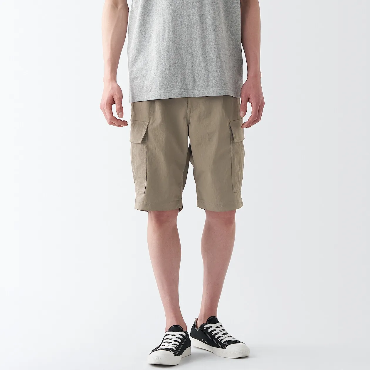 Mẫu quần short cargo đơn giản nhưng tiện dụng