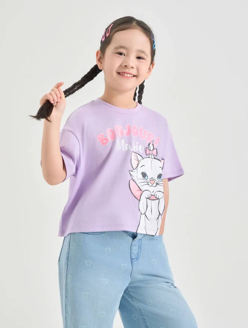 Quần jean kết hợp áo phông