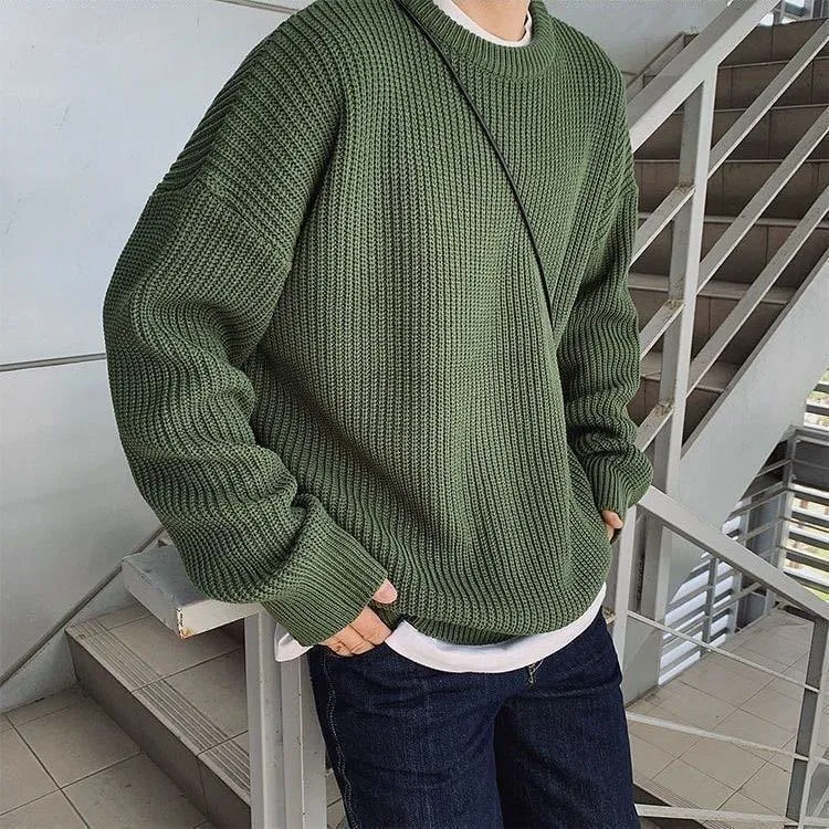 Áo Sweater cổ điển màu tối dễ dàng phối hợp với nhiều trang phục