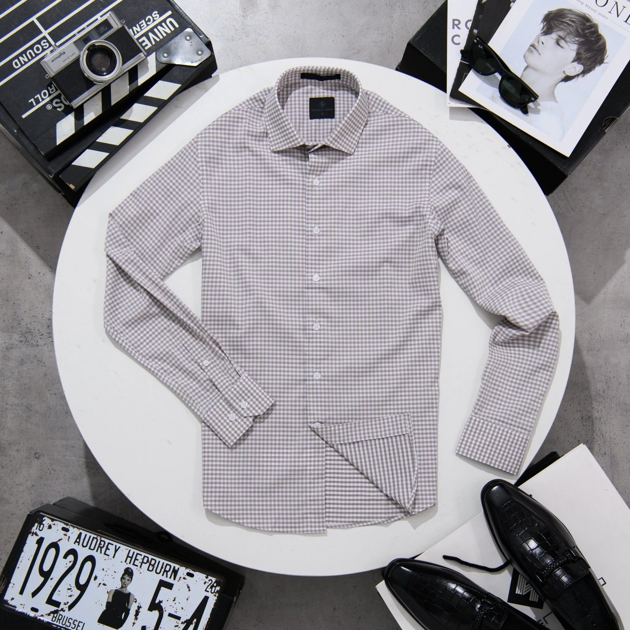 Shop bán áo sơ mi nam Hà Nội Uomo chuyên cung cấp các mẫu sơ mi mang phong cách nhẹ nhàng