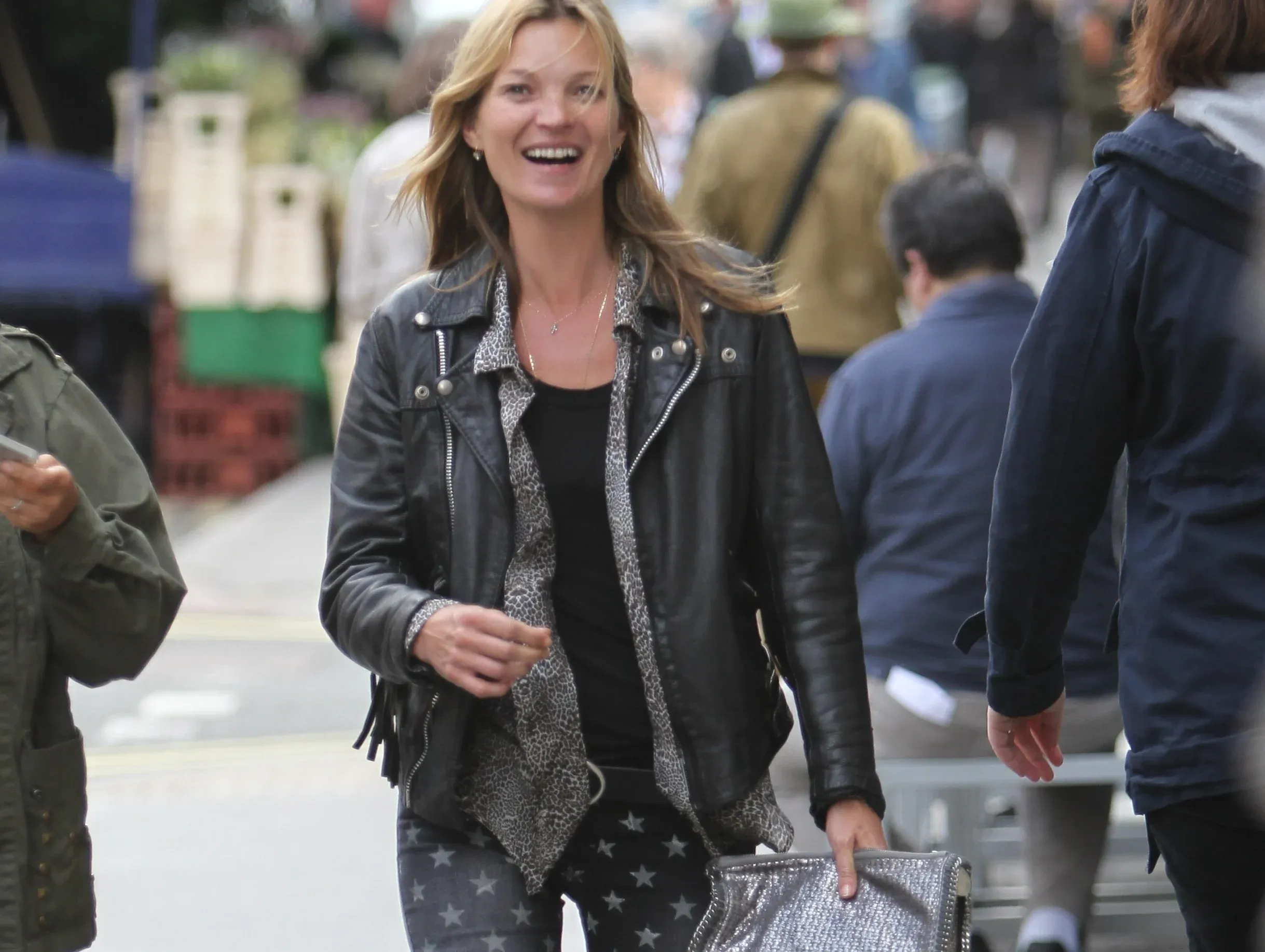 Siêu mẫu Kate Moss là biểu tượng tiêu biểu trong phong cách Grunge style