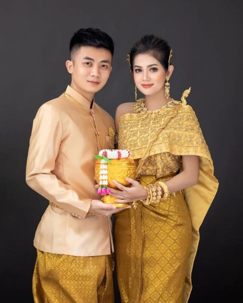 Trang phục dân tộc Khmer thể hiện bản sắc văn hóa, tín ngưỡng Phật giáo và niềm tự hào truyền thống