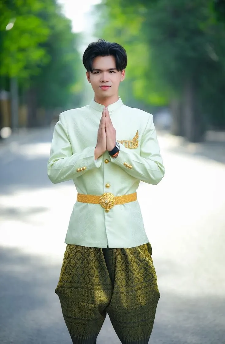 Trang phục nam đặc trưng của người Khmer